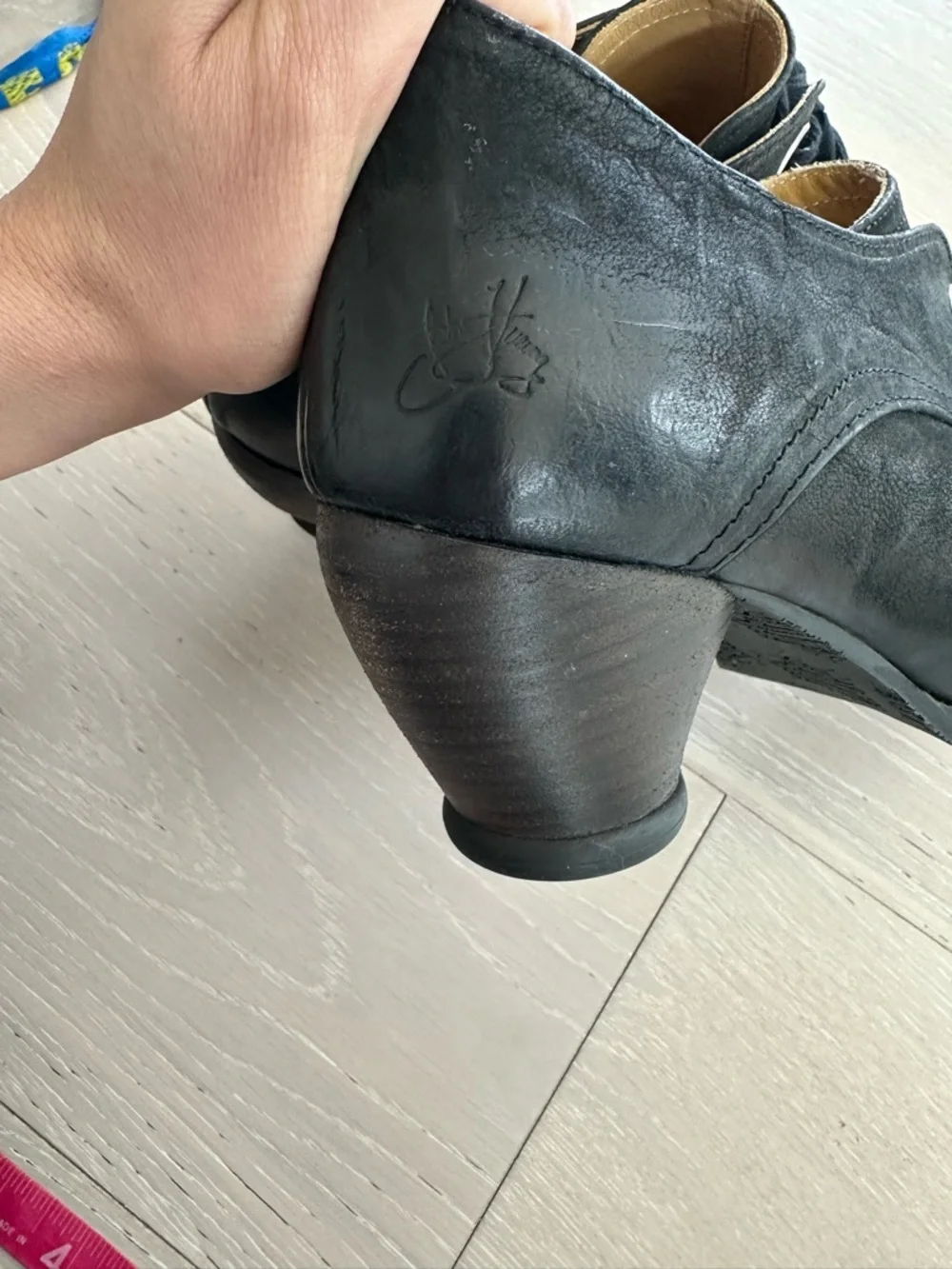 John Fluevog Black Leather Lace-Up Chunky Heel Ankle Booties with Ribbon Laces - Picture 6 of 11